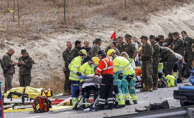 Tres accidentes encadenados dejan doce heridos en una jornada negra en la A-1