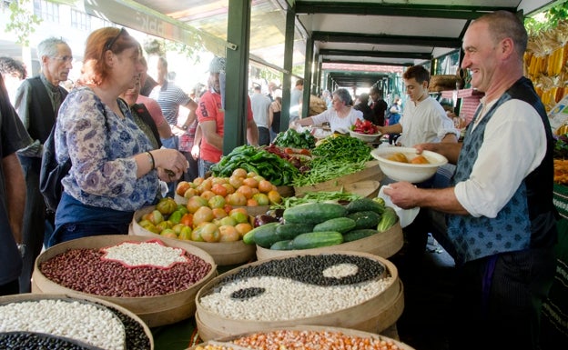 Baserritarras de Lea Artibai volverán a llevar su género de calidad a la feria de Markina