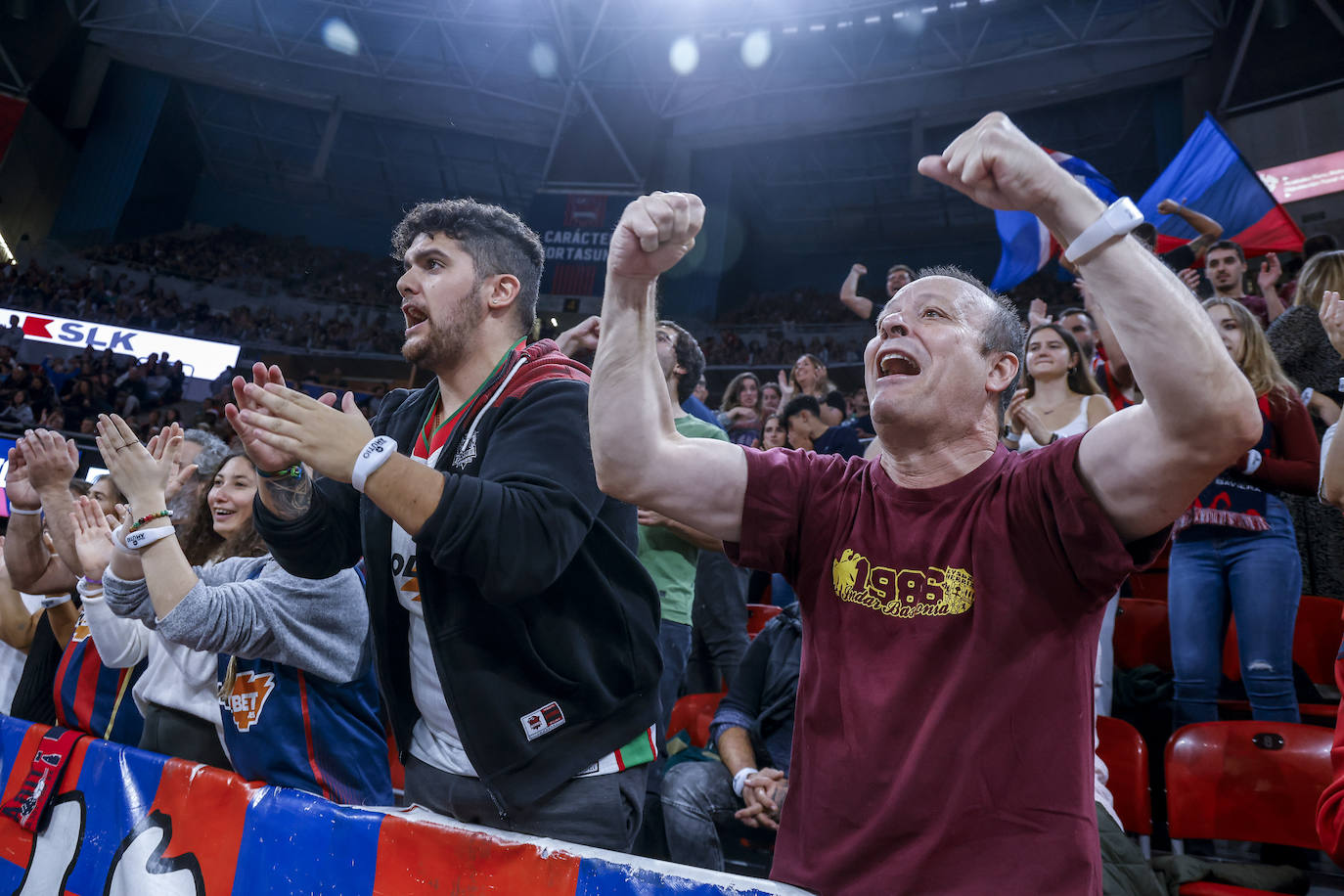 Gran ambiente en el Buesa para el estreno liguero