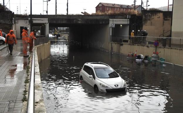 Cómo reclamar al seguro los daños por inundaciones en coches