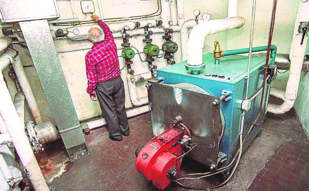 Comunidades de Vitoria con calefacción central no la encenderán por no poder pagarla