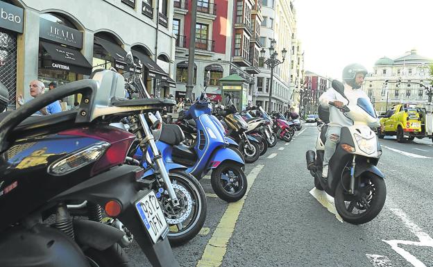 El parque de motos de Bilbao aumenta un 40% en la última década y sigue al alza