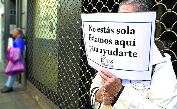 Una clínica de Vitoria lleva a la Justicia a los autores de escraches antiabortistas