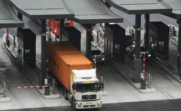 La Diputación rebaja los peajes a camiones para compensar la inflación y alentar un plan 'renove'