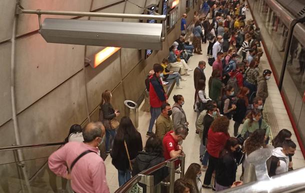 La segunda avería en menos de una semana desespera a miles de usuarios del metro