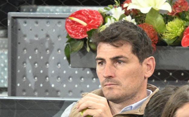 Iker Casillas afirma que le han hackeado su twitter y que no escribió: 'Soy gay'