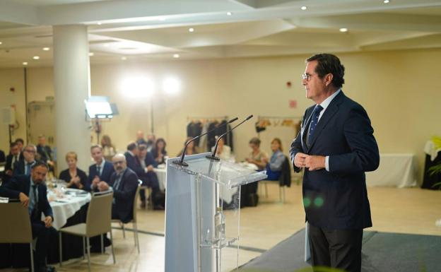 Garamendi exige al Gobierno que deje de dividir a la sociedad «entre ricos y pobres»