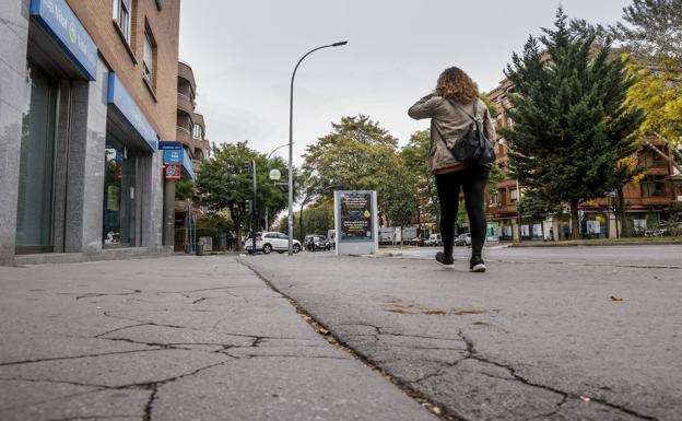 Vitoria reformará las aceras de una decena de calles por su «mal estado»