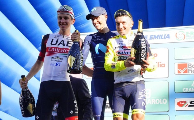 Movistar seguirá en el World Tour tras su gran final de temporada