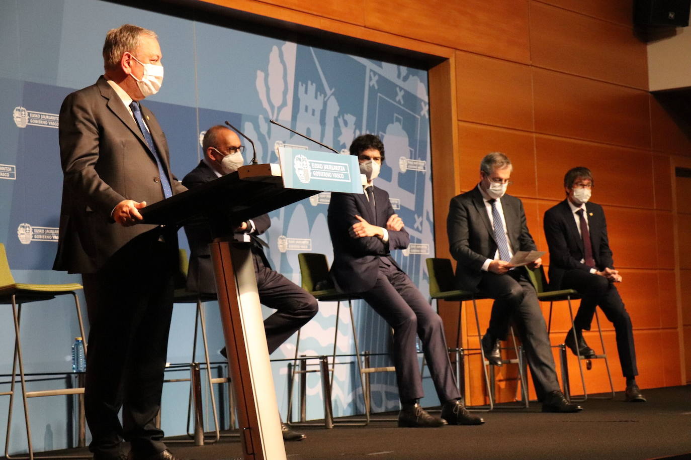 Las haciendas vascas deflactarán el IRPF un 2% en 2023 y mantienen la política de alivio fiscal