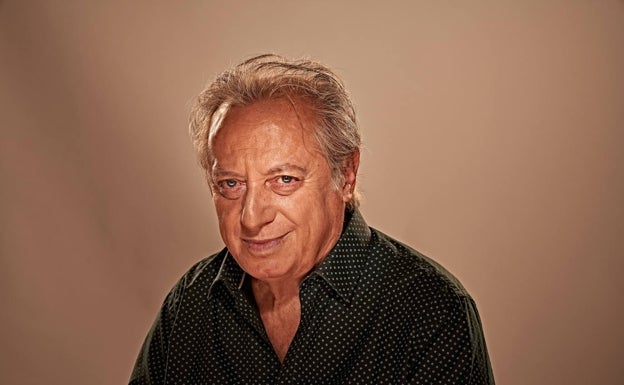 «Me siento más seguro encima de un escenario que en la vida»