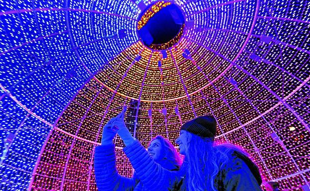 El alumbrado navideño se 'teñirá' de verde por el aniversario de la Green Capital