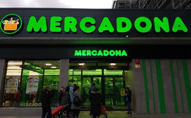 Mercadona reconoce la falta de leche Hacendado en algunos de sus supermercados