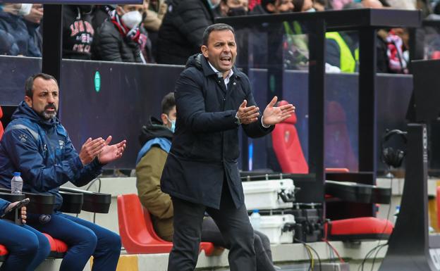 El exalbiazul Javi Calleja entrenará al Levante, rival del Alavés