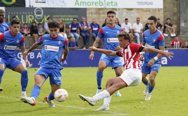 El Amorebieta hace valer su pegada en el derbi