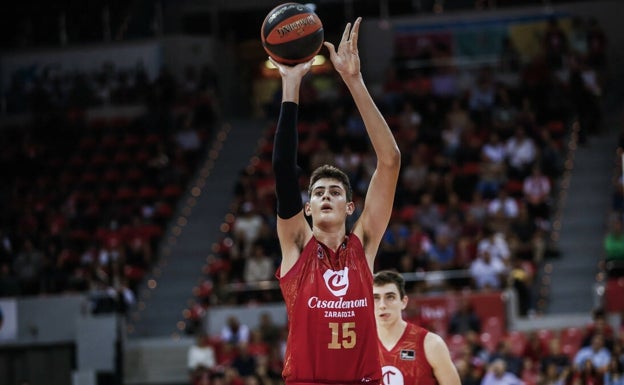 El nuevo techo del baloncesto español se luce en su estreno