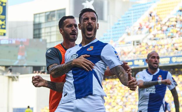 El exalbiazul Joselu alarga su idilio goleador