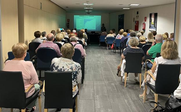 Medio centenar de mayores son atendidos cada día en Euskadi por caídas graves
