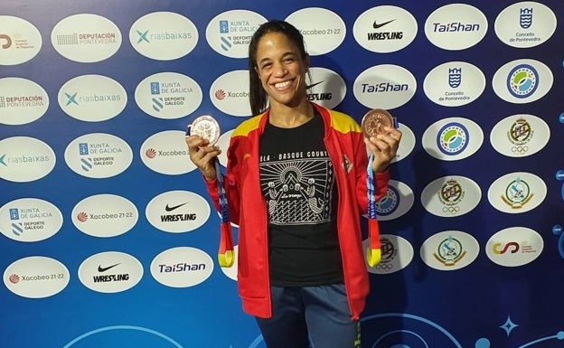 Naiomi Matthews suma dos bronces en el Mundial de grappling de Pontevedra