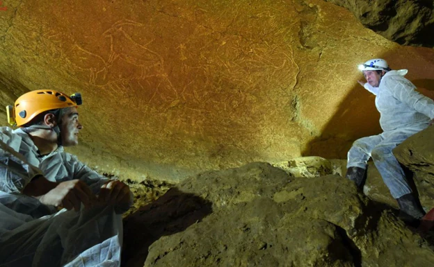 Los microplásticos llegan hasta el fondo de la cueva con arte rupestre de Lekeitio