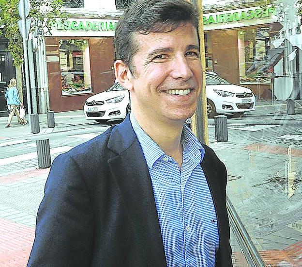 «Los puestos de venta del Mercado de la Ribera deberían estar en una sola planta»