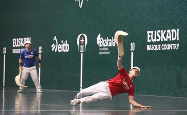 El PNV arranca a Sánchez la oficialidad de las selecciones vascas de pelota y surf