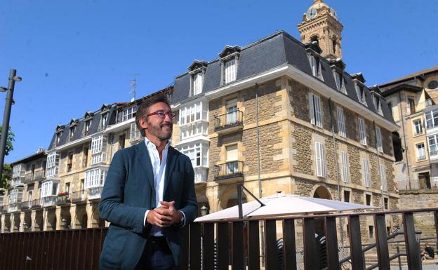 Oyarzabal critica que Artolazabal es «más de lo mismo» y «no va a defender a Vitoria»