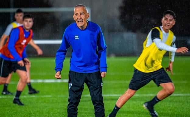 Carlos Terrazas cumple el sueño de serlo todo en un club