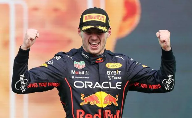 Max Verstappen celebrates his victory in Mexico. 