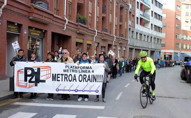 Vecinos de Bilbao se sienten «despreciados» por el diseño y el retraso de la Línea 4 del metro
