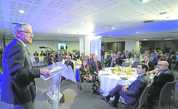 «Controla tu destino o algún otro lo hará»