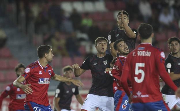 El Bilbao Athletic continúa con las pruebas del 3 y del 9