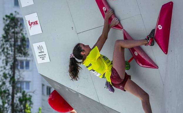 La vitoriana Inés Allende, doble campeona y gran promesa de la escalada nacional