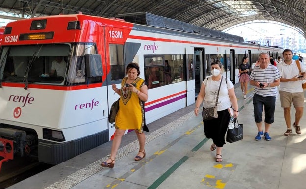 Diferencias entre los Gobiernos central y el vasco bloquean el traspaso de los trenes de Cercanías