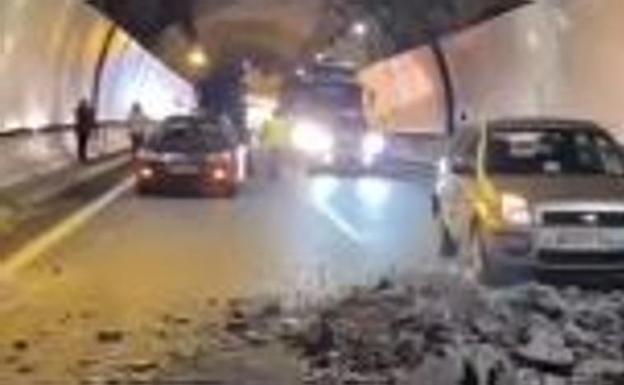 Un desprendimiento en un túnel de la AP-1 en Bergara causa tres heridos