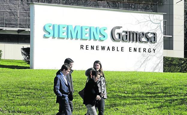 Siemens Gamesa perdió 940 millones en el último año pero con una cartera de pedidos récord