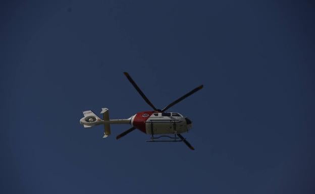 Intensa jornada del helicóptero de la Ertzaintza: un rescate en Balmaseda y otro en Abadiño en menos de dos horas