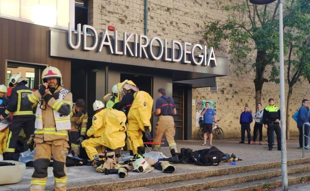 Una veintena de atendidos por una fuga de cloro en el polideportivo de Hernani