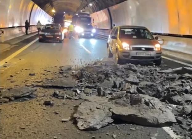 Cierran al tráfico un túnel de la AP-1 en Bergara, en sentido Vitoria, por un desprendimiento