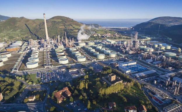 EL PNV pide rebajas en el impuesto energético que favorecerían a Iberdrola y Petronor
