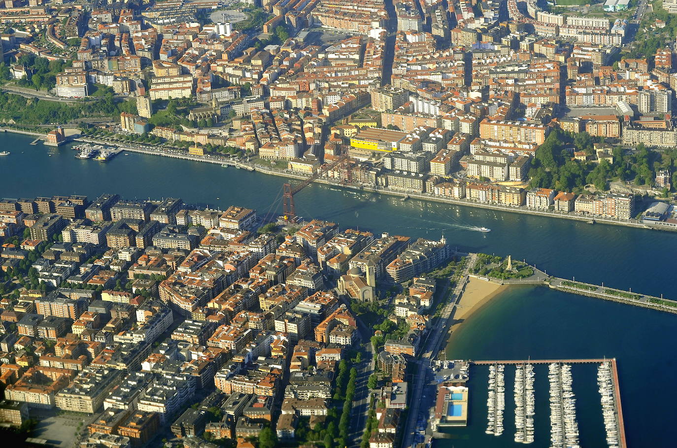 La venta de viviendas en Bizkaia cae un 7,7% tras el verano y su precio se congela