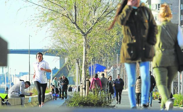 Andar en bici, caminar o bailar reduce el riesgo de muerte a la mitad en sedentarios