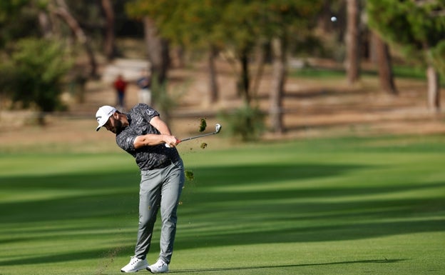 Rahm encuentra la ruta más corta en el desierto