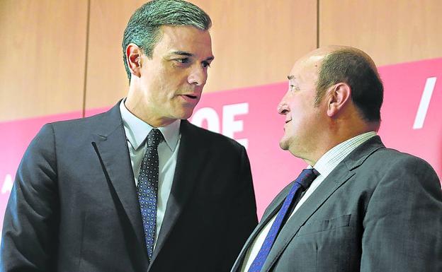 Los desaires de Sánchez desesperan al PNV