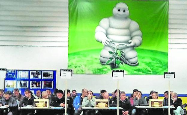 8.000 trabajadores de Mercedes y Michelin votan sus comités en unas cruciales elecciones sindicales