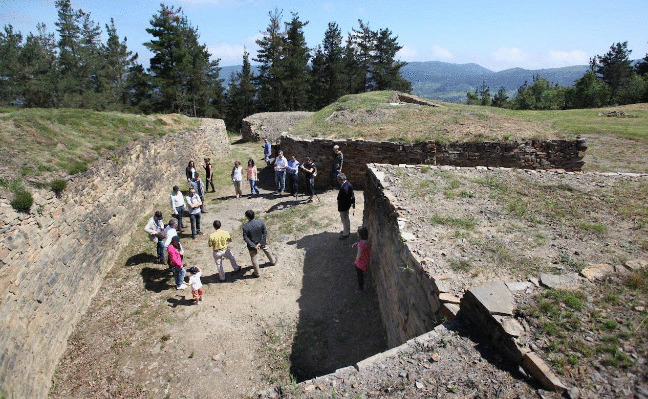 La mano de Irulegi nos guía por los descubrimientos arqueológicos de Euskadi, Navarra y Burgos