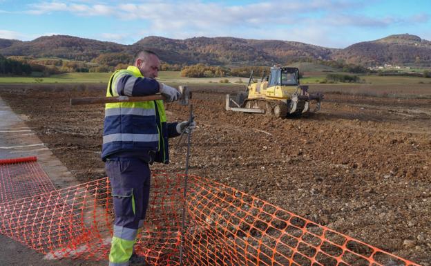 El parque solar de Maeztu funcionará en mayo con un «importante ahorro» energético para 800 hogares