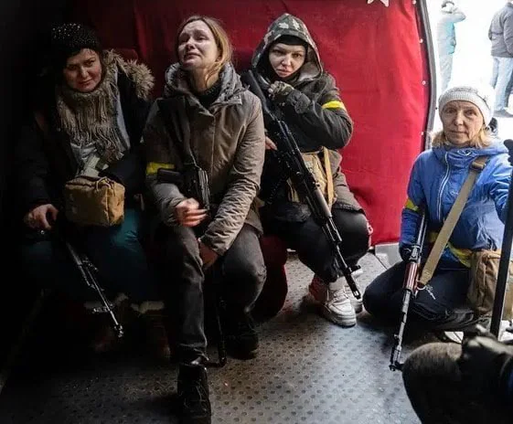 Women soldiers fighting in Ukraine