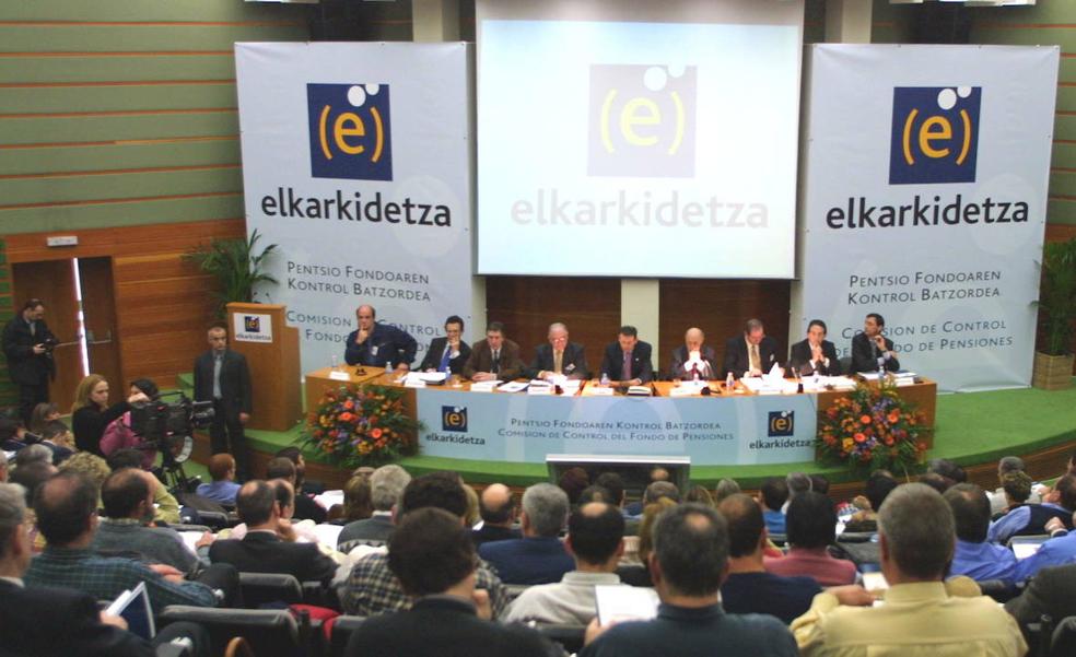 Elkarkidetza pagará 15.000 euros a un cliente al que asesoró de manera «incorrecta»