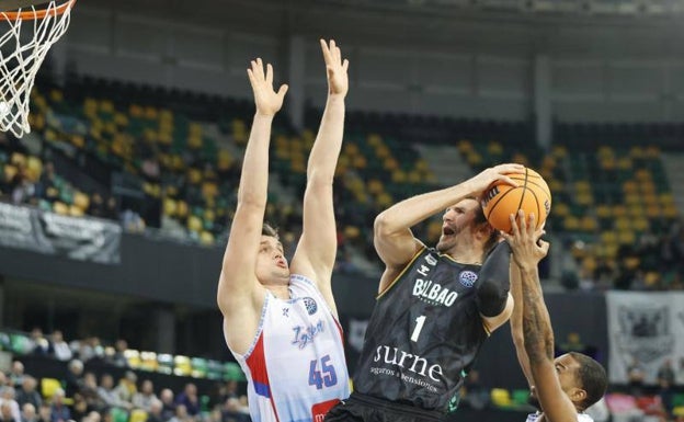 Un joven audaz y dos torres muy firmes